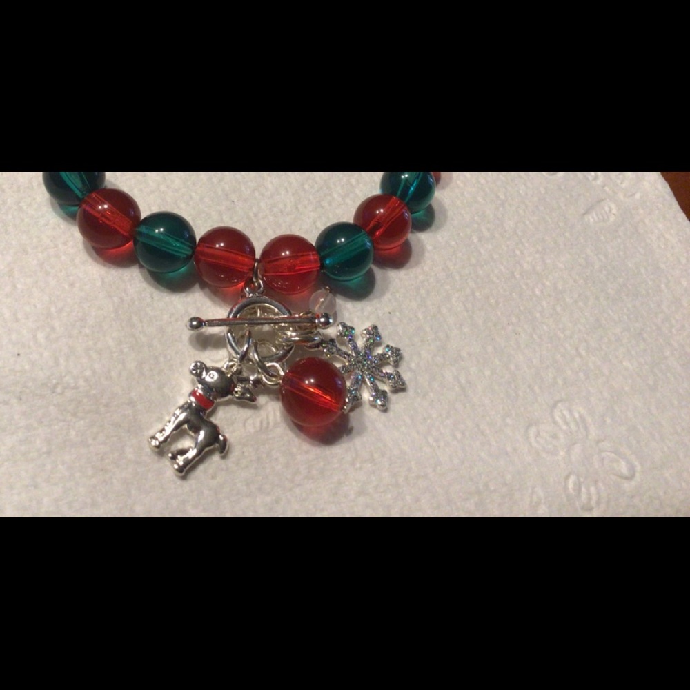 2013 Avon festive charms bracelet reindeer